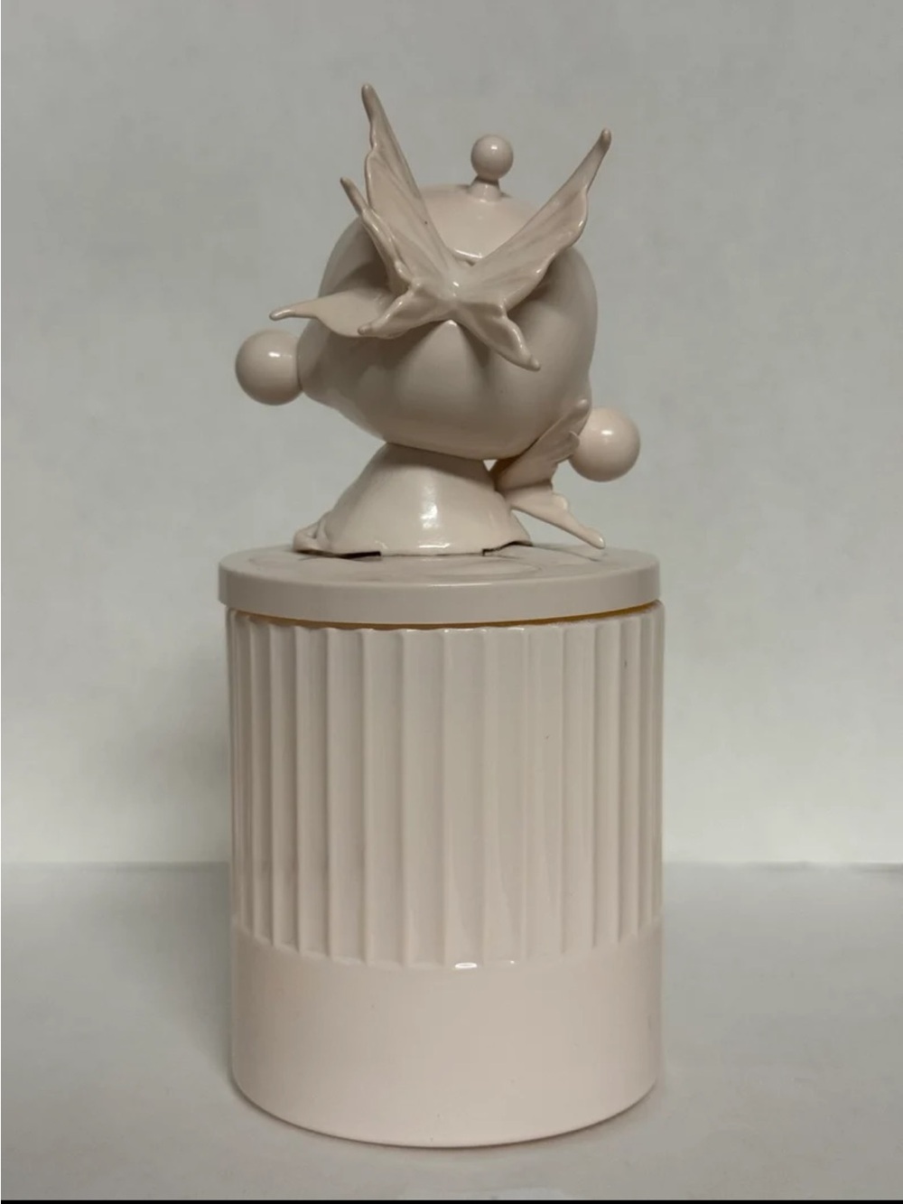 Skullpanda the paradox series candle (being a butterfly) - Picture 5 of 6